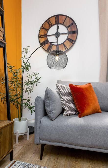 The Stylish 3-Bedroom Maisonette Retreat ستيرلينج المظهر الخارجي الصورة
