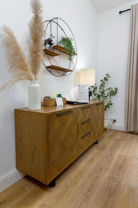 The Stylish 3-Bedroom Maisonette Retreat ستيرلينج المظهر الخارجي الصورة