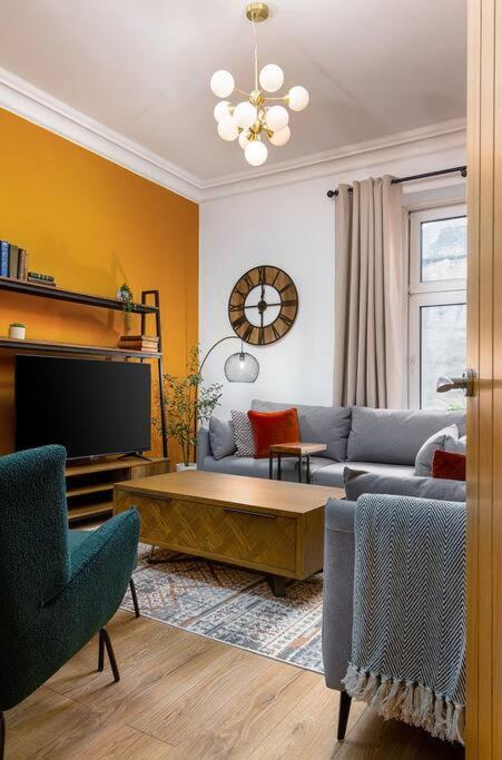 The Stylish 3-Bedroom Maisonette Retreat ستيرلينج المظهر الخارجي الصورة